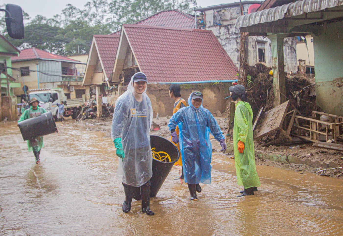 GMH Charity flood activity in Mae Sai, photo 1 of 6
